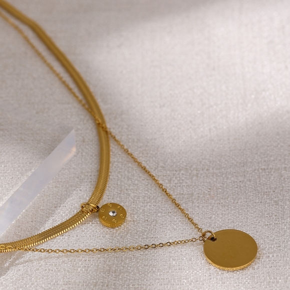 Trendy Two-layered Necklace - Picture 2 of 5